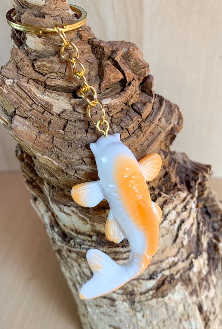 Porte-clés médaille de vol « Good Fortune » poissons koi blanc