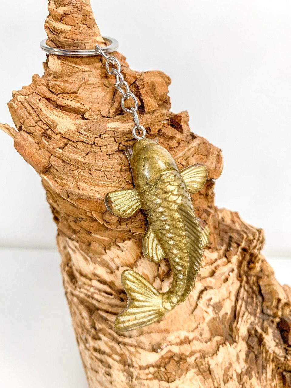 Emporte Pièce Finition Façon Bois Rouge/doré Avec Porte Clés