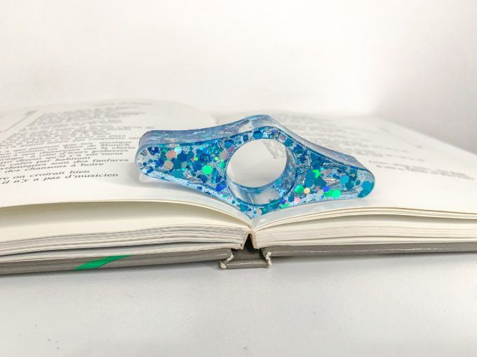 Bague de lecture paillettes bleues holographiques