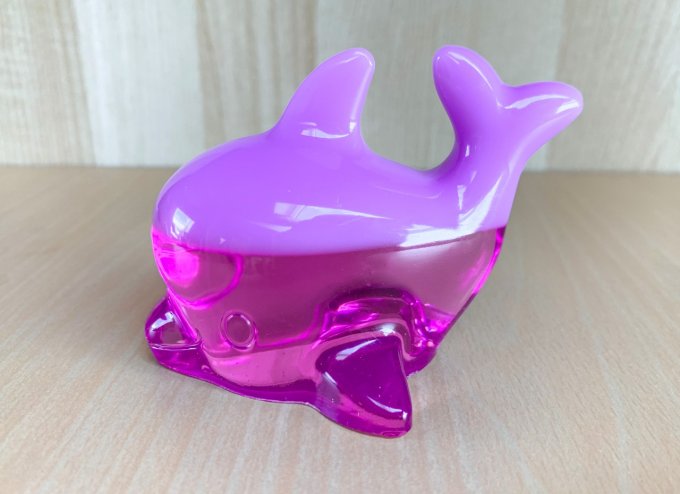 Figurine dauphin double violet