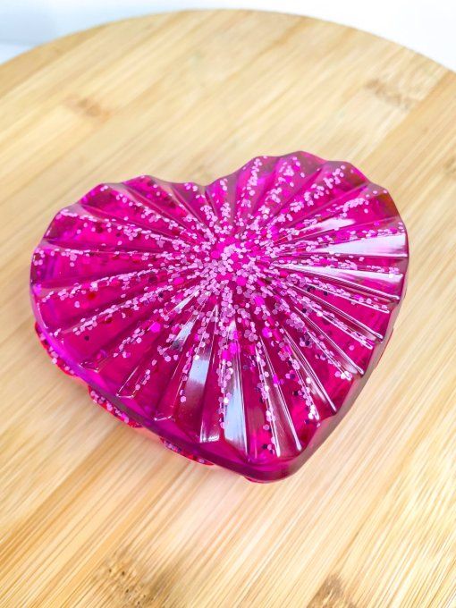 Boîte cœur striée rose et paillettes