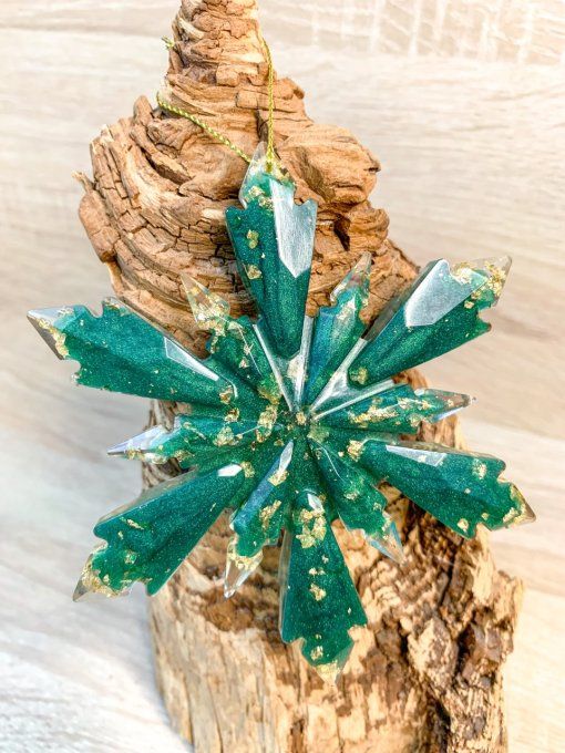 Étoile à suspendre vert et feuilles d'or