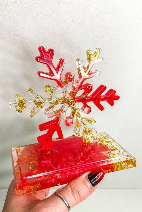 Déco flocon rouge et feuilles d'or avec paillettes rouges