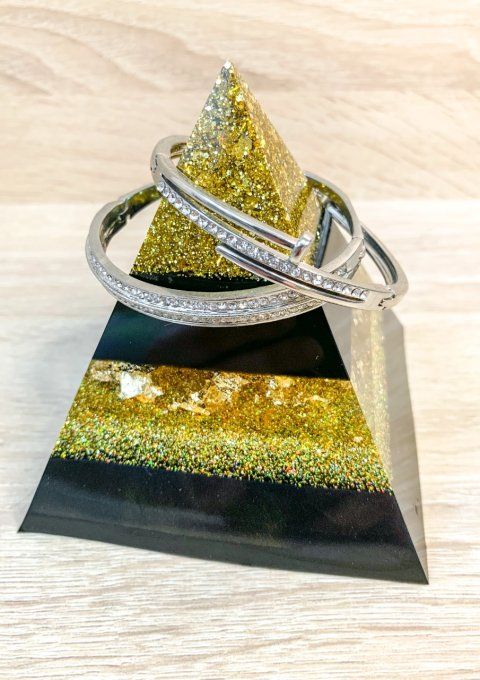 Petite pyramide (décorative ou support bijoux) noire et or