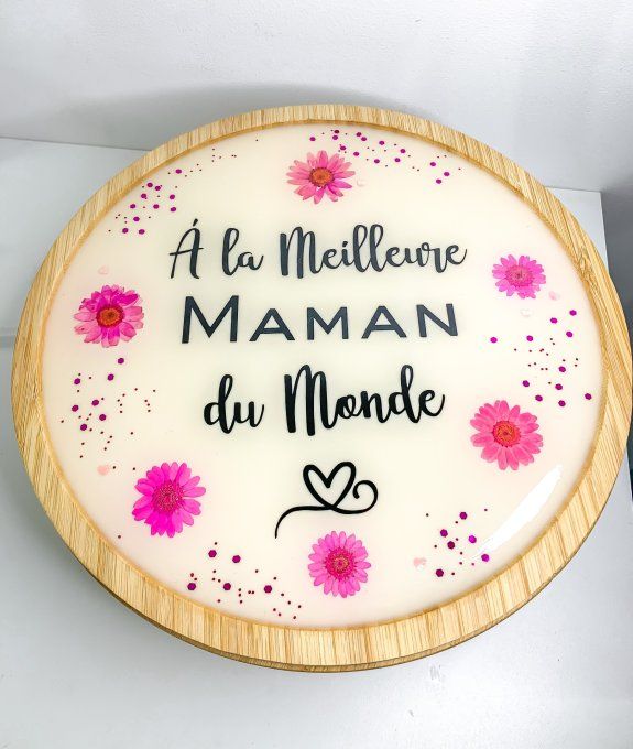 Plateau rond en bambou blanc crème, fleurs et paillettes roses avec texte