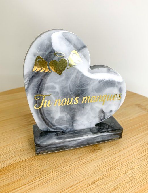 Petit coeur sur socle hommage marbré blanc et noir