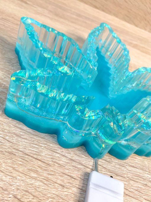Cendrier feuille XXL à LED bleu turquoise et paillettes holographiques