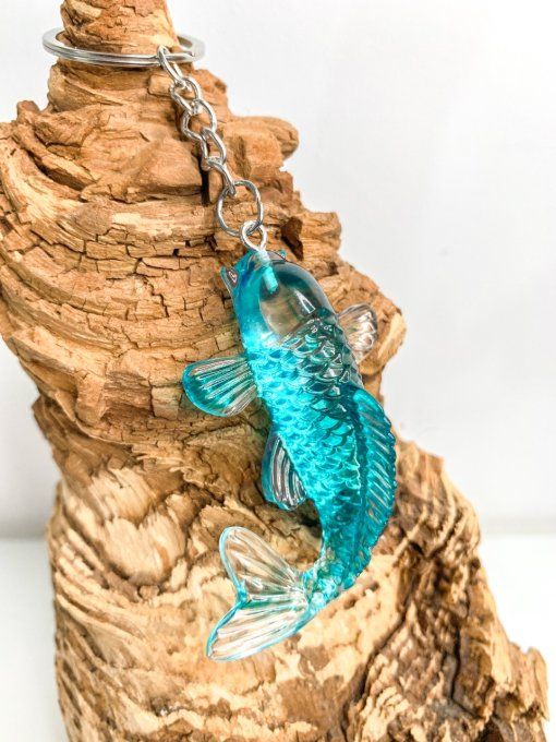 Porte-clés Carpe Koï turquoise translucide 