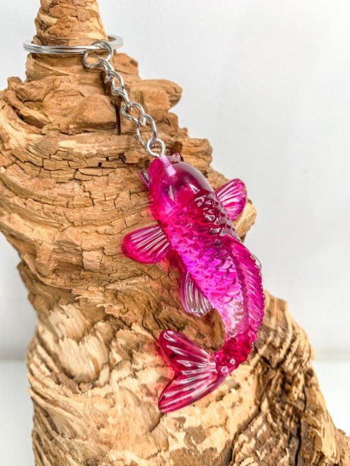 Porte-clés Carpe Koï rose translucide 