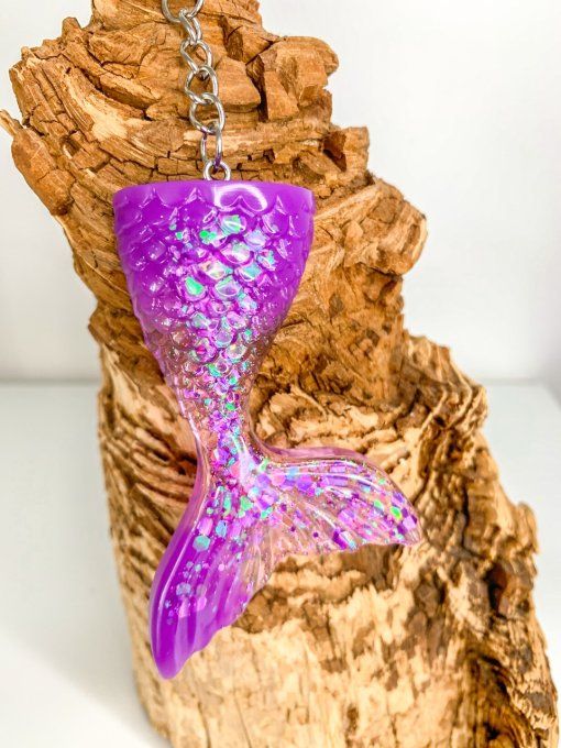 Porte-clés sirène violet + paillettes holo violettes