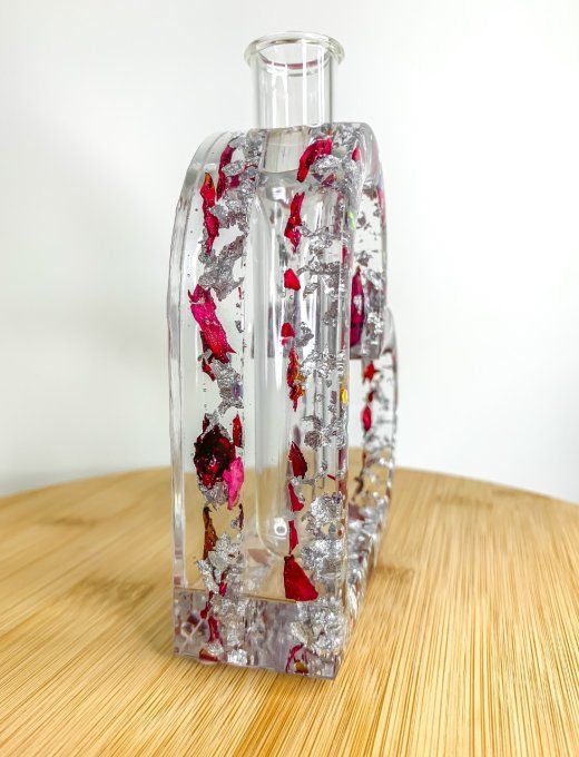 Soliflore coeur penché pétales de rose et feuilles d'argent