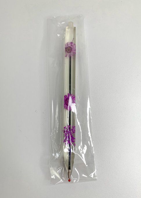 Stylo carré transparent et fleurs violettes 