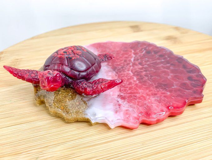 Décoration tortue et océan rouge