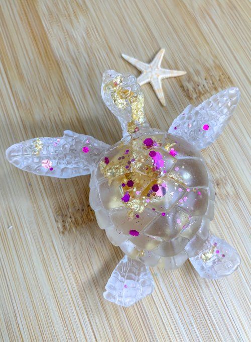 Tortue transparente feuilles or et paillettes fuchsia 